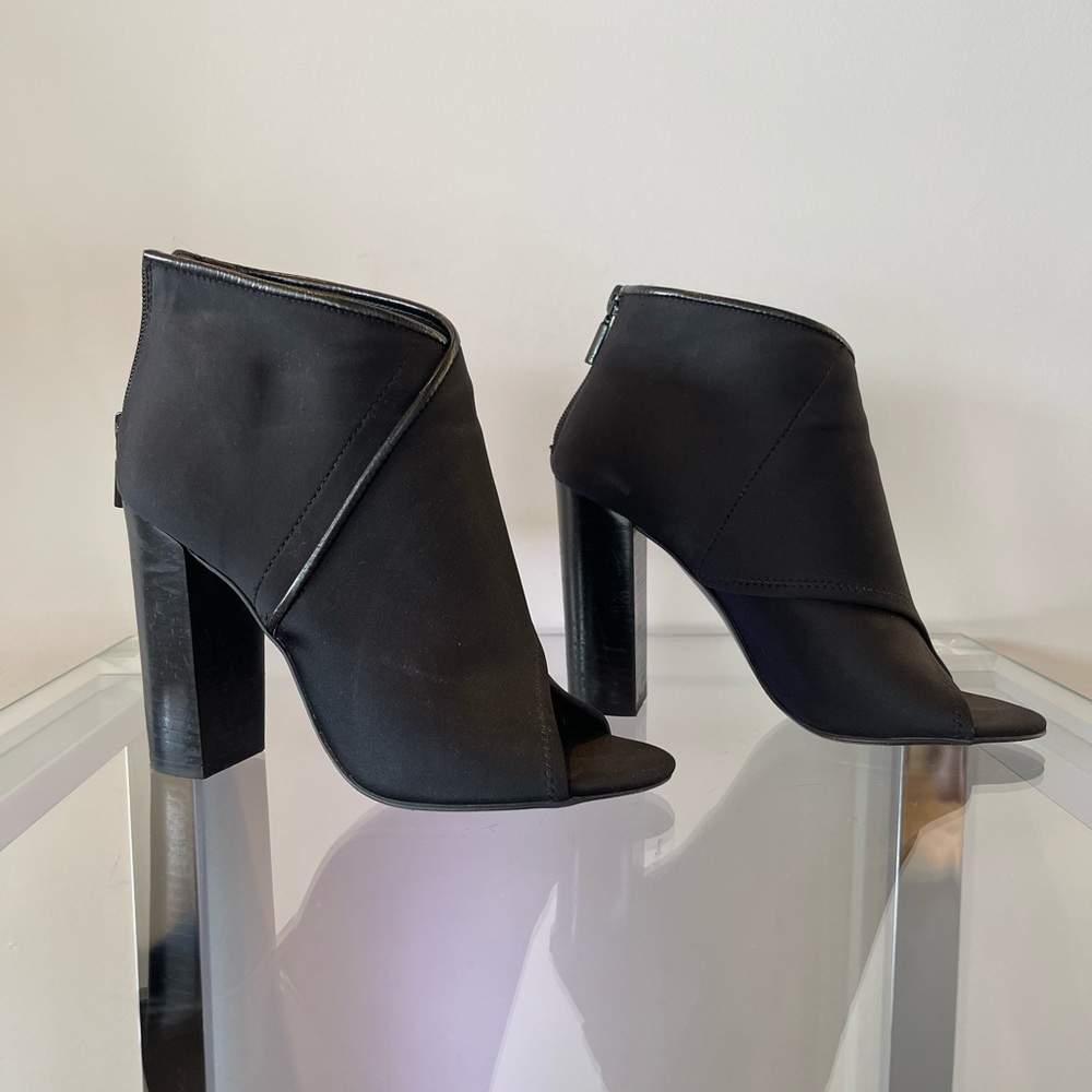 🖤 ALDO 🖤 Black nylon booties.